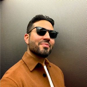 Meet your Posher, Christopher